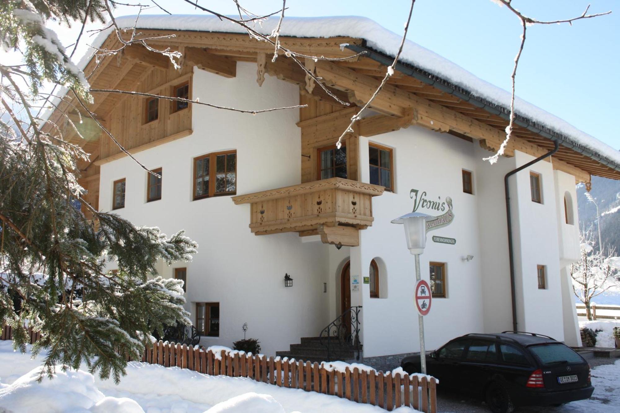 Aparthotel Vronis Waldhaus Adults Only Mayrhofen Esterno foto