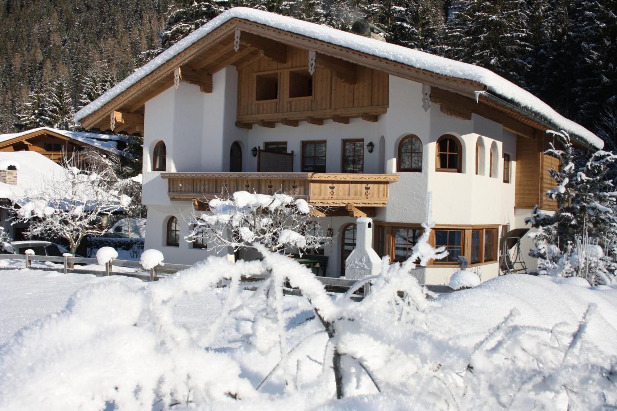 Aparthotel Vronis Waldhaus Adults Only Mayrhofen Esterno foto