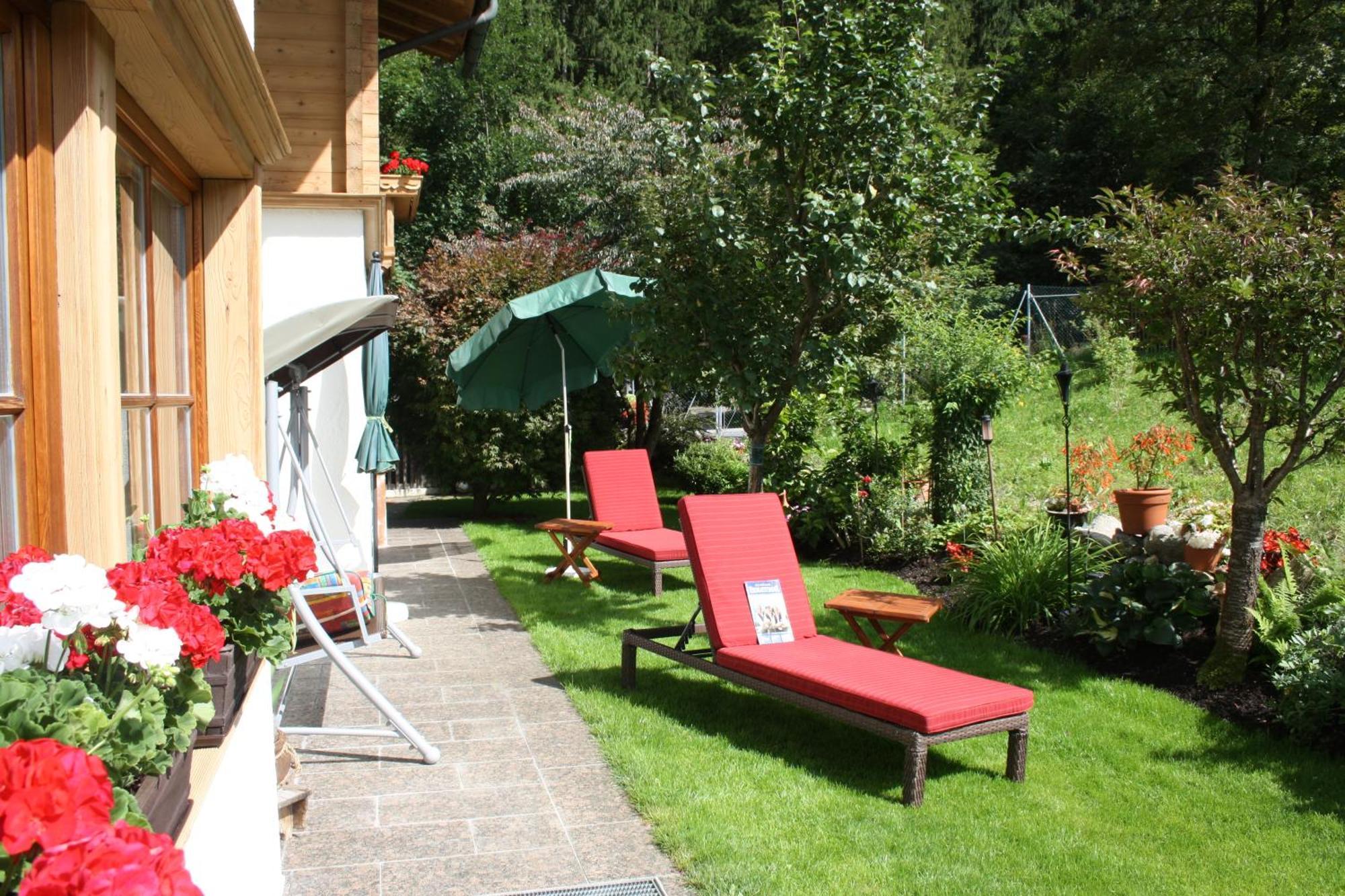 Aparthotel Vronis Waldhaus Adults Only Mayrhofen Esterno foto