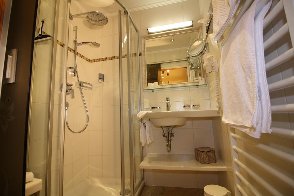 Aparthotel Vronis Waldhaus Adults Only Mayrhofen Esterno foto