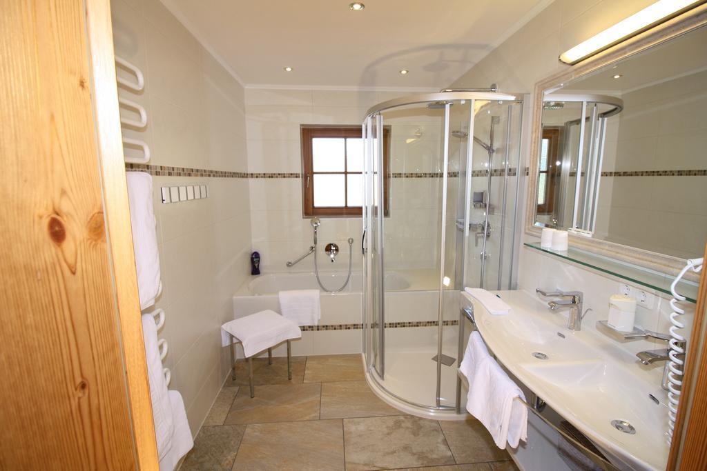 Aparthotel Vronis Waldhaus Adults Only Mayrhofen Esterno foto