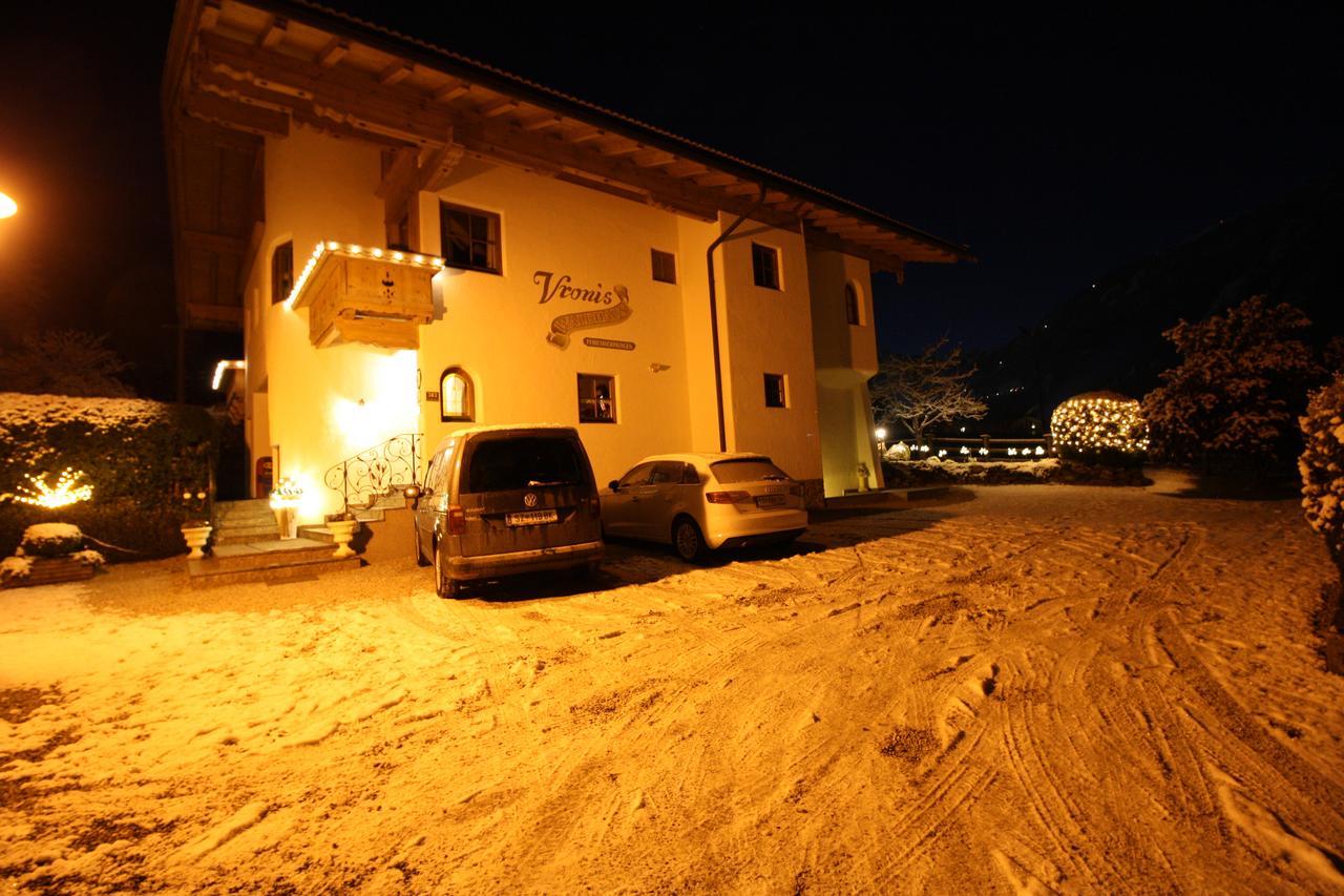 Aparthotel Vronis Waldhaus Adults Only Mayrhofen Esterno foto