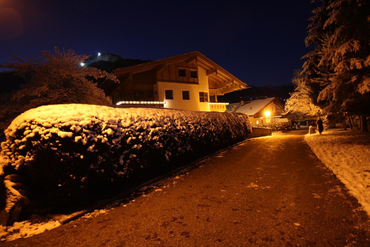 Aparthotel Vronis Waldhaus Adults Only Mayrhofen Esterno foto