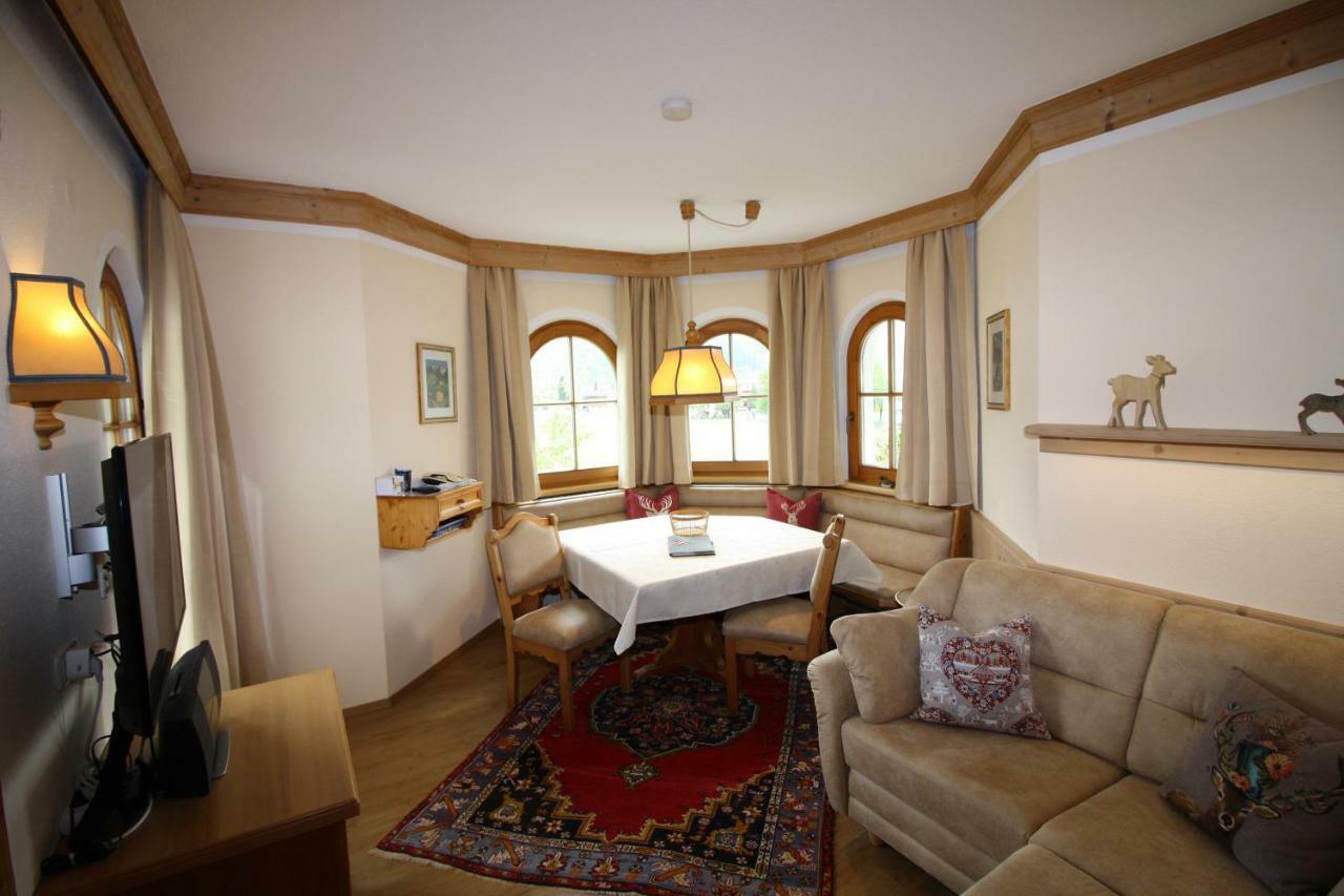 Aparthotel Vronis Waldhaus Adults Only Mayrhofen Esterno foto