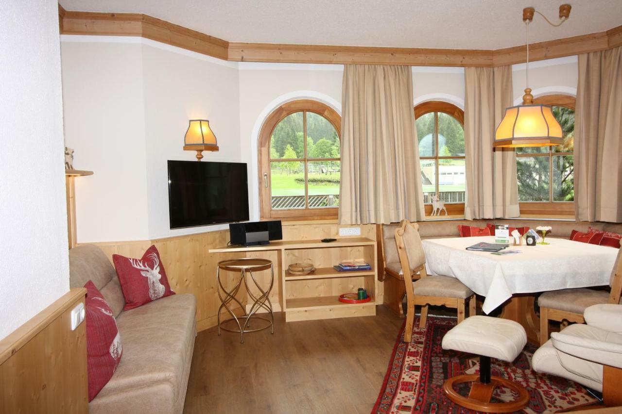 Aparthotel Vronis Waldhaus Adults Only Mayrhofen Esterno foto